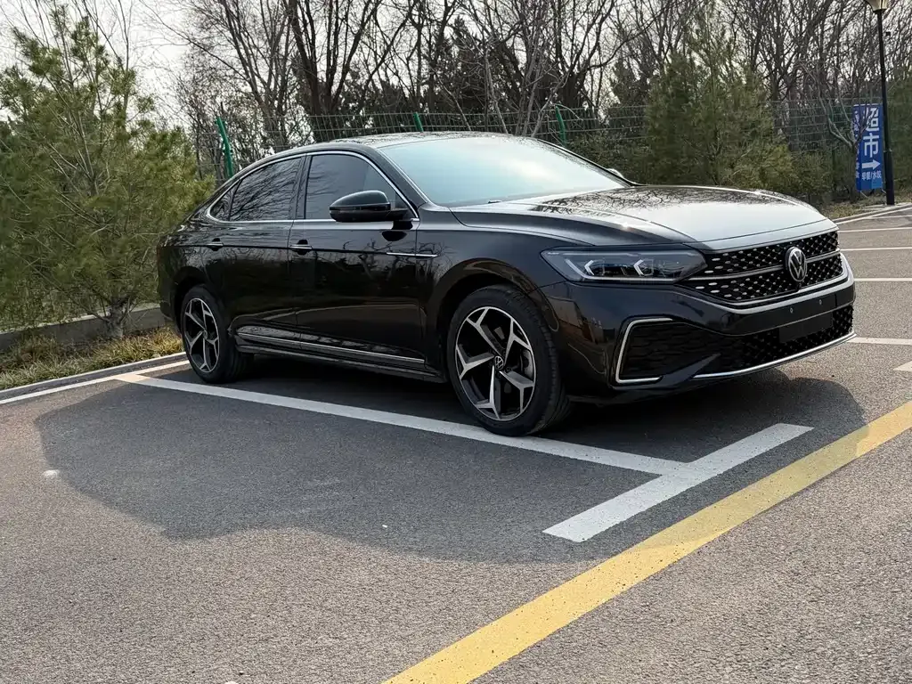 Volkswagen Passat 2023 из CN, фото 7