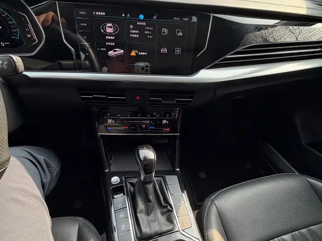 Volkswagen Passat 2023 из CN, фото 4