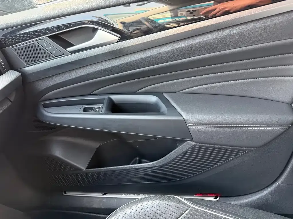 Volkswagen Passat 2023 из CN, фото 6