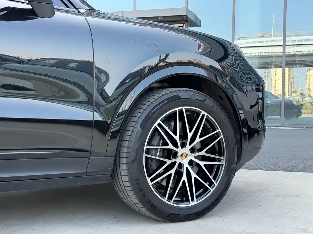 Porsche Cayenne — фото 2
