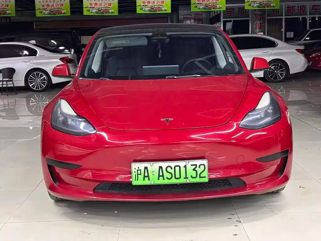 Tesla Model 3 — фото 9