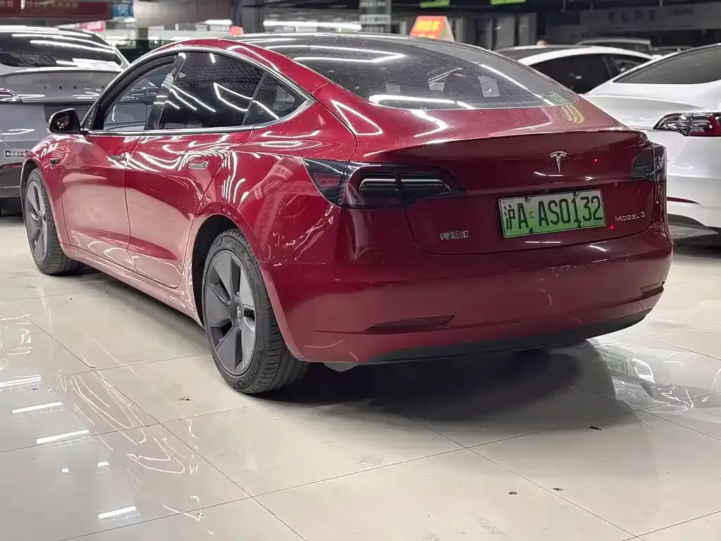 Tesla Model 3 — фото 8
