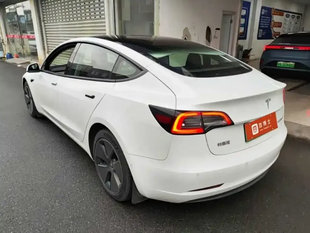 Tesla Model 3 — фото 6