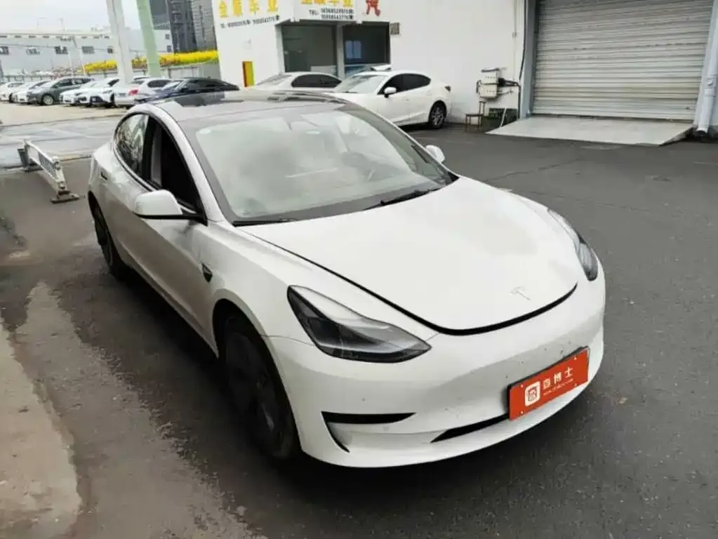Tesla Model 3 — фото 4
