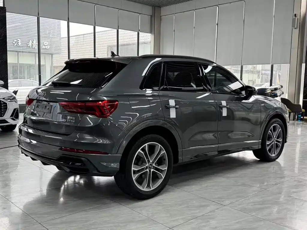 Audi Q3 2023 из CN, фото 5
