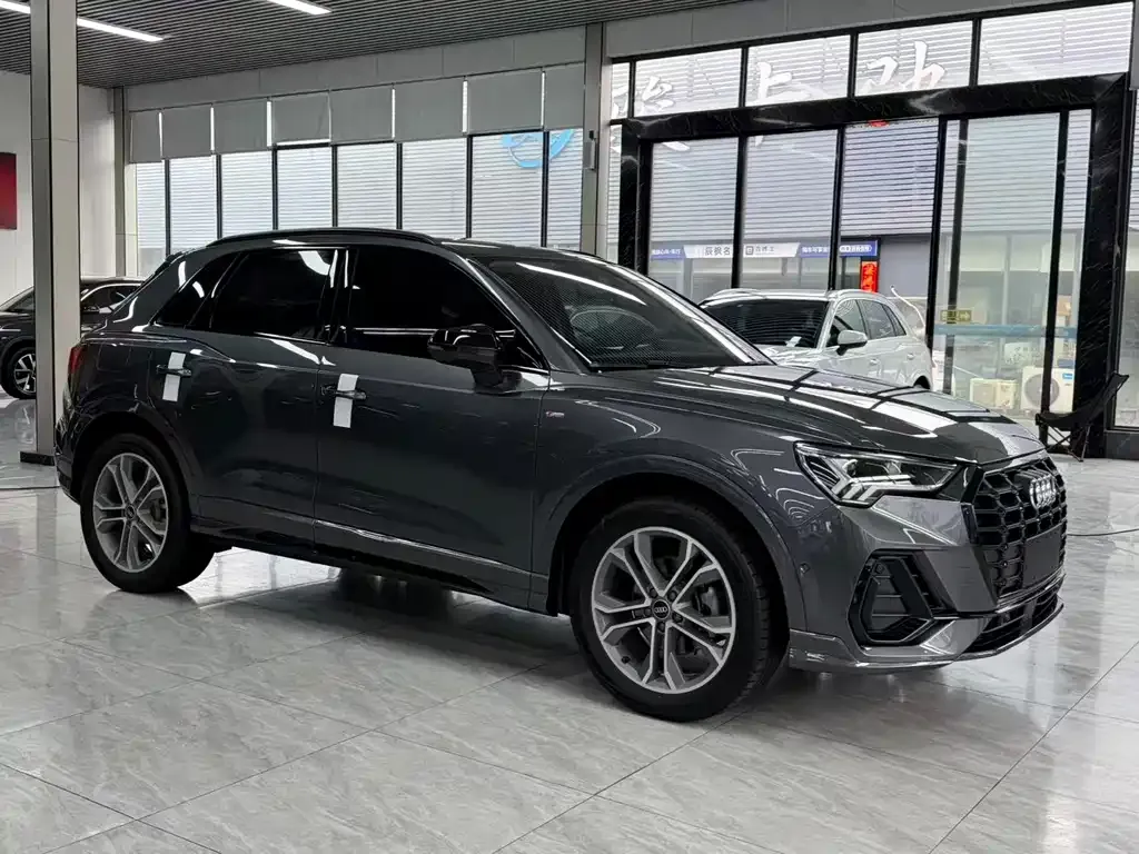 Audi Q3 2023 из CN, фото 3