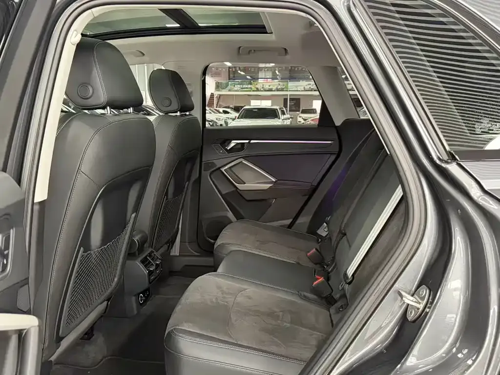 Audi Q3 2023 из CN, фото 8