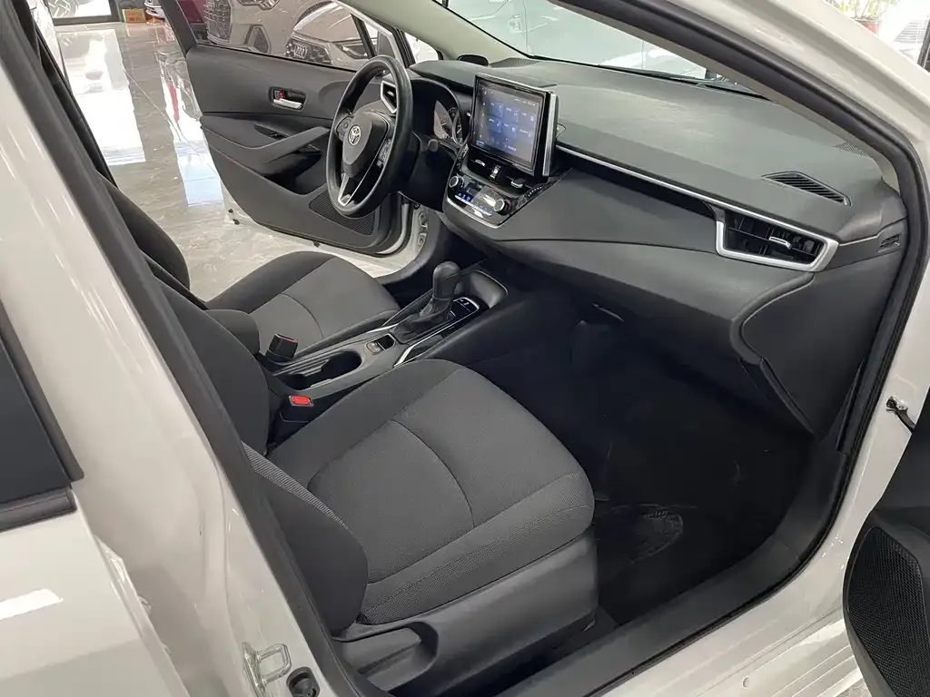 Toyota Corolla 2021 из CN, фото 3
