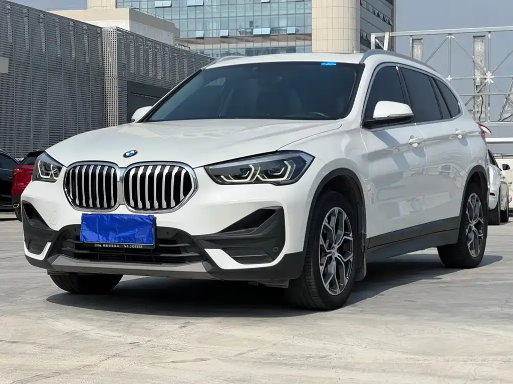 BMW X1 — фото 1