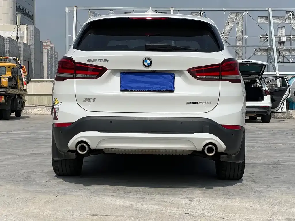 BMW X1 — фото 9
