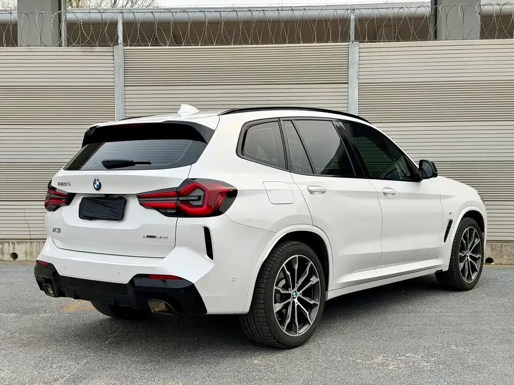 BMW X3 — фото 10