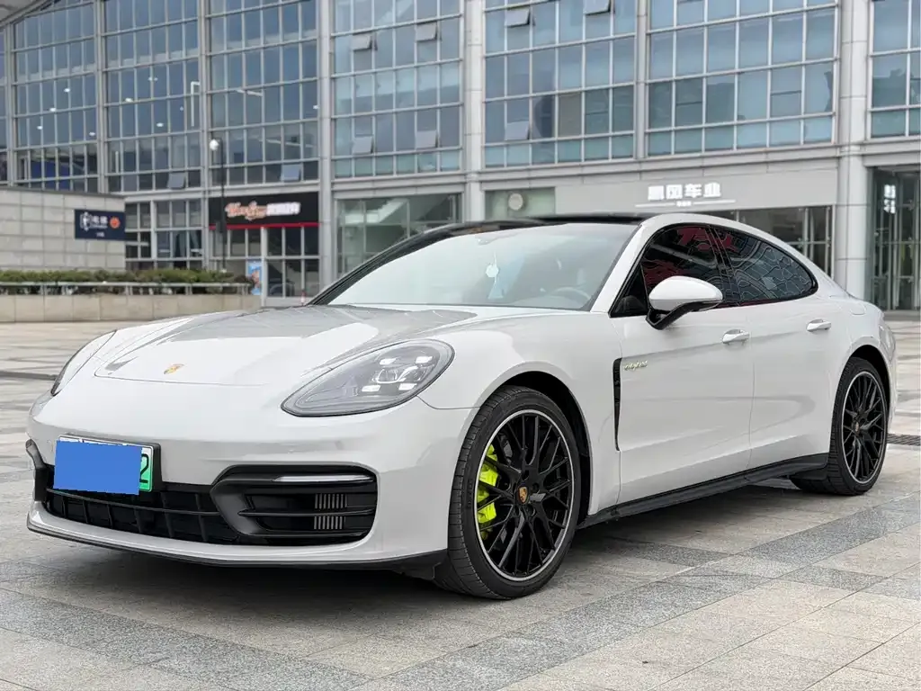 Porsche Panamera Hybrid — фото 1