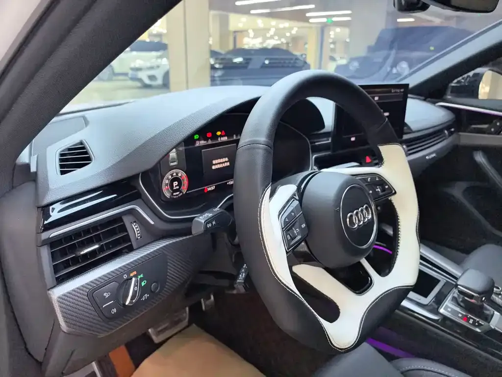 Audi A4L 2023 из CN, фото 2