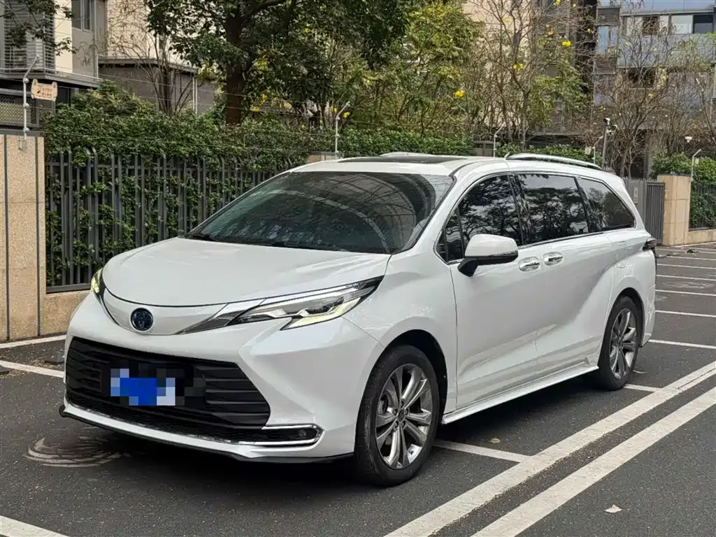 Toyota Sienna — фото 7