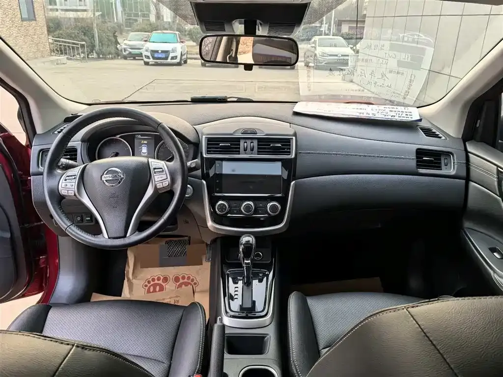 Nissan Tiida 2023 из CN, фото 3