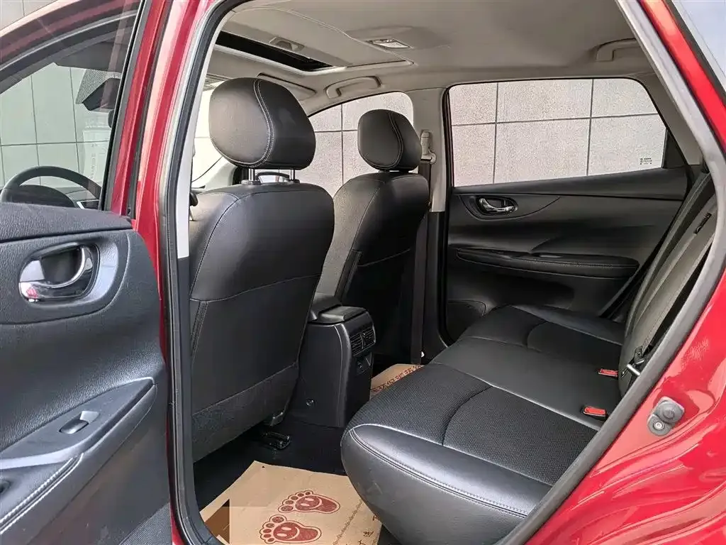 Nissan Tiida 2023 из CN, фото 9