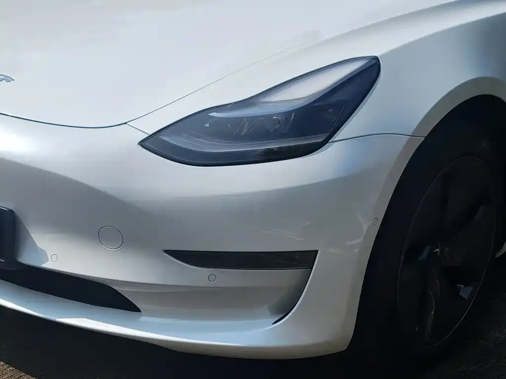 Tesla Model 3 — фото 3