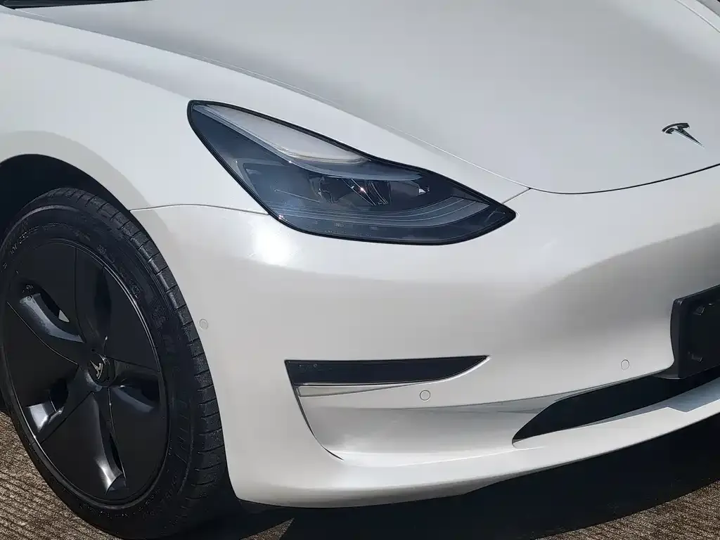 Tesla Model 3 — фото 2