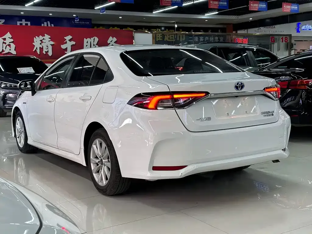 Toyota Corolla 2023 из CN, фото 3
