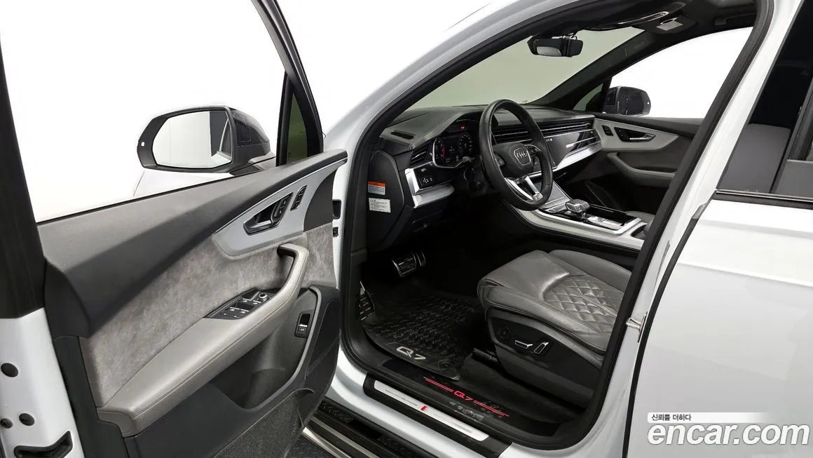 Audi Q7 2021 из KR, фото 9