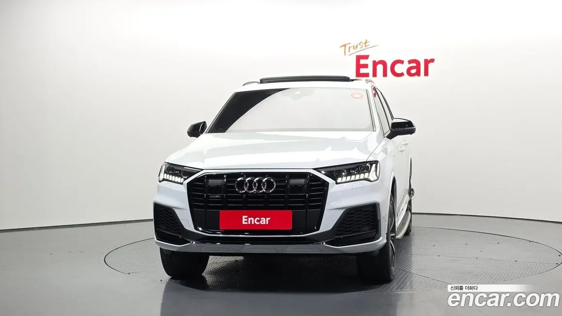 Audi Q7 2021 из KR, фото 3