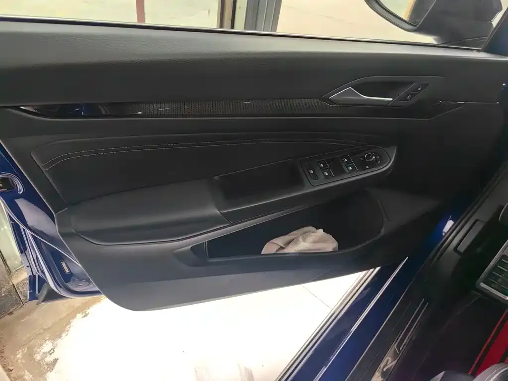 Volkswagen Golf 2021 из CN, фото 2