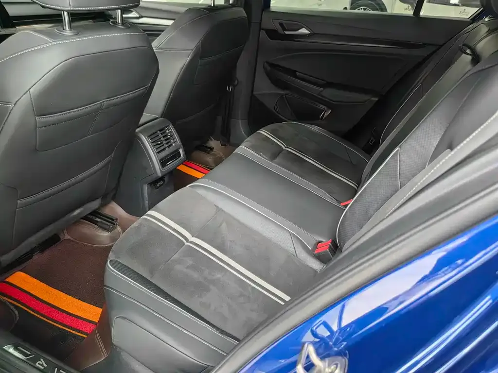 Volkswagen Golf 2021 из CN, фото 8