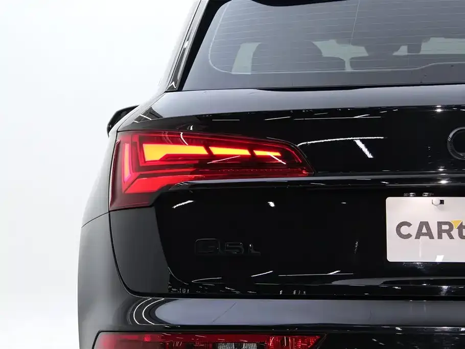 Audi Q5L — фото 2