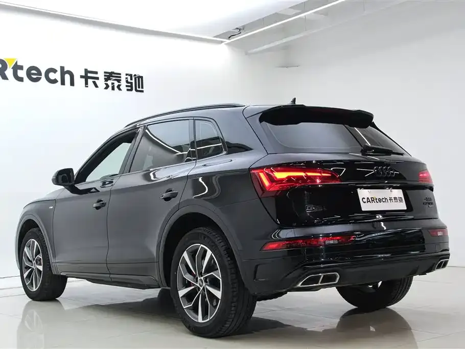 Audi Q5L — фото 10