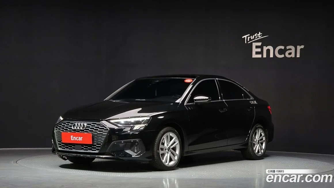 Audi A3 — фото 1