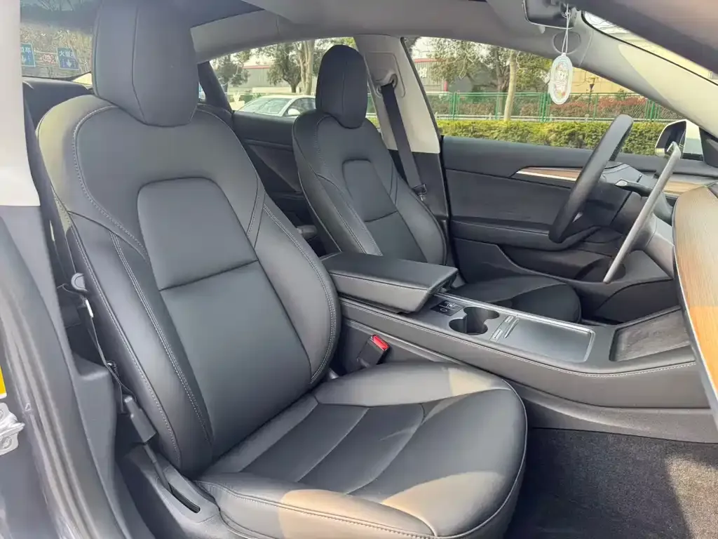 Tesla Model 3 — фото 3