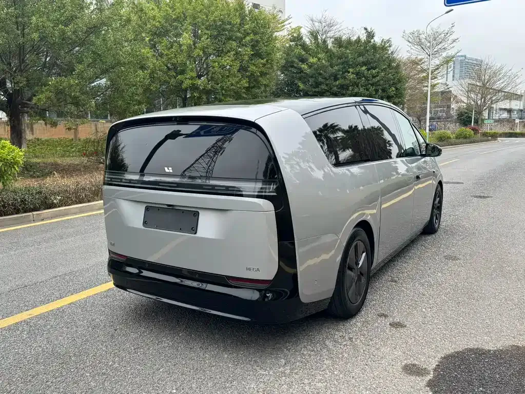Li Auto MEGA — фото 7
