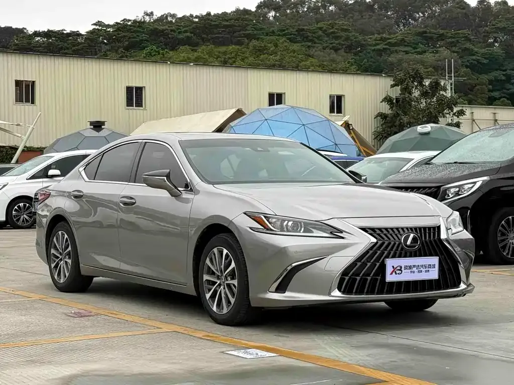 Lexus ES — фото 4