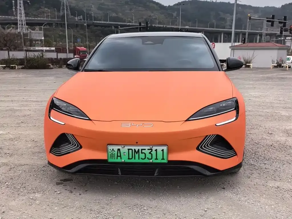 BYD Seal — фото 8