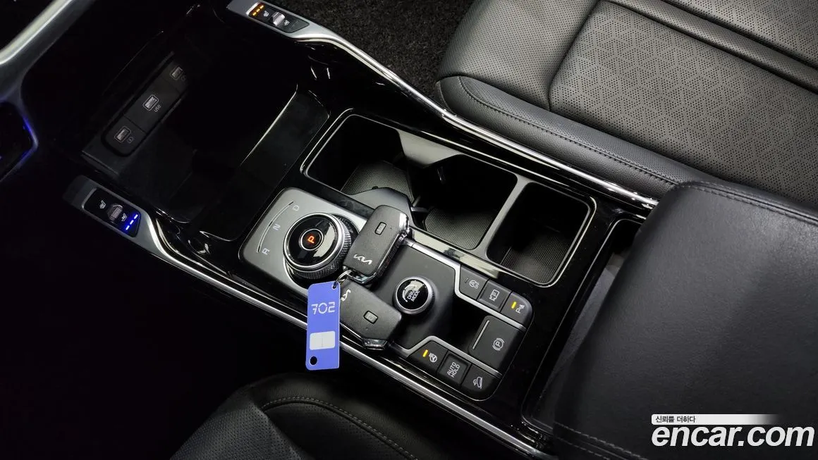 Kia Sorento — фото 9