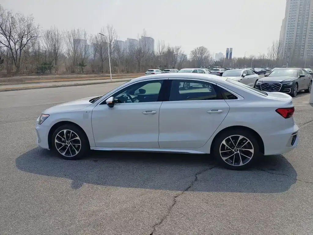 Audi A3 2024 из CN, фото 4