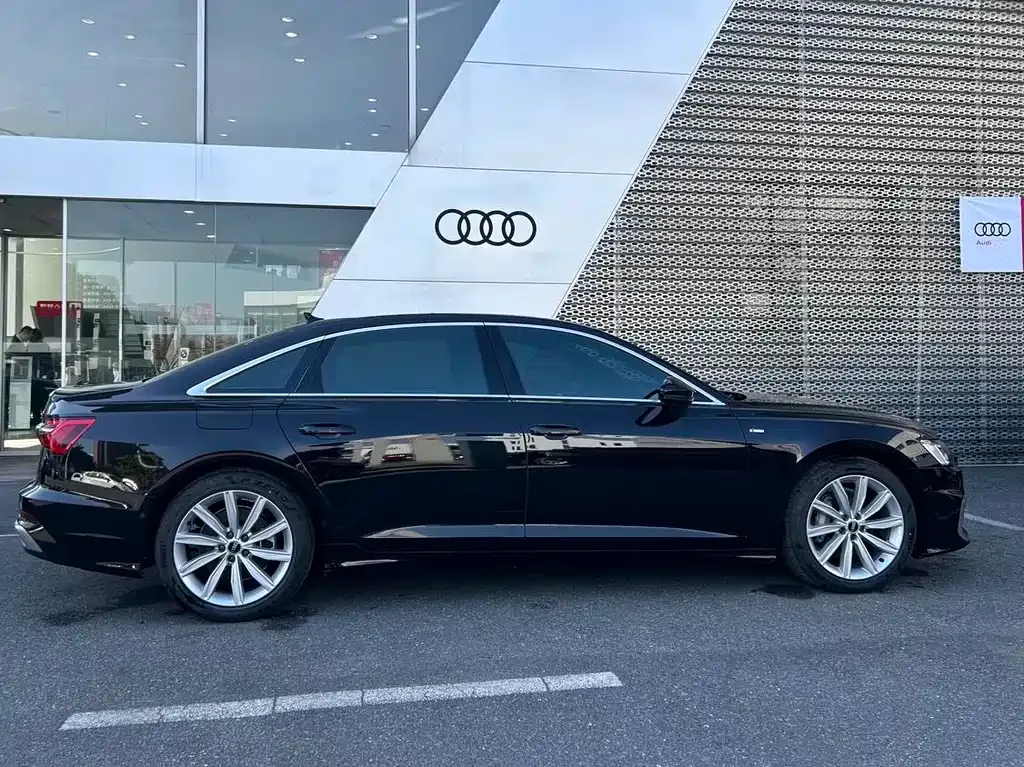 Audi A6L — фото 8