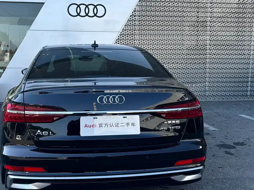 Audi A6L — фото 9