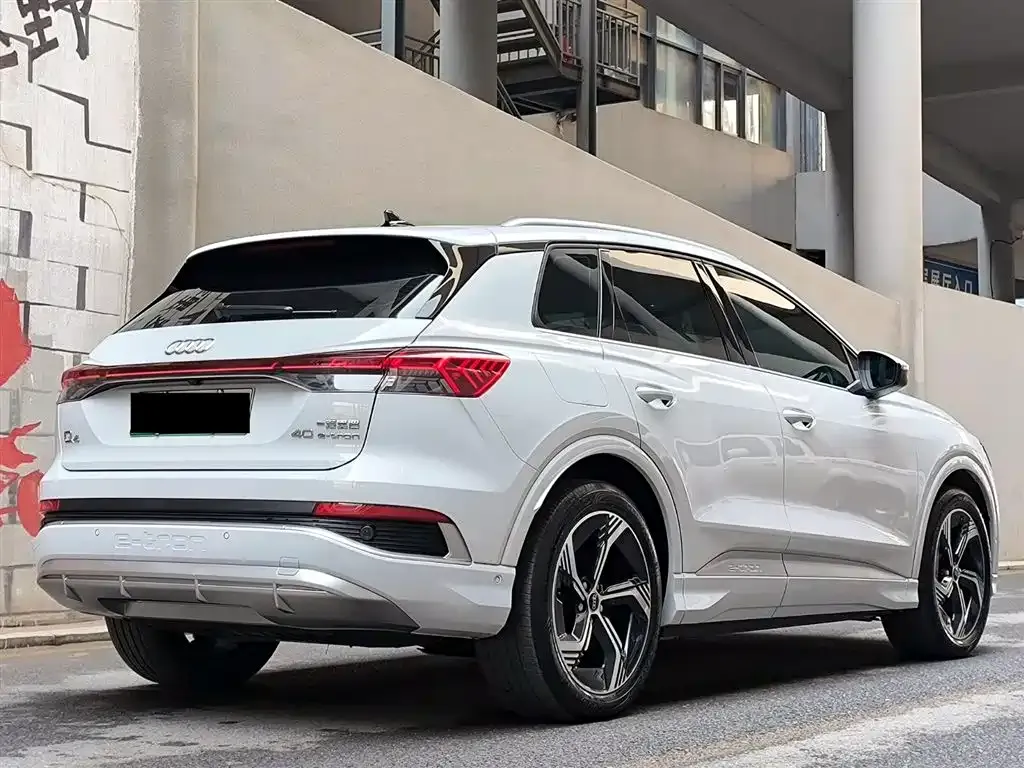Audi Q4 e-tron — фото 3