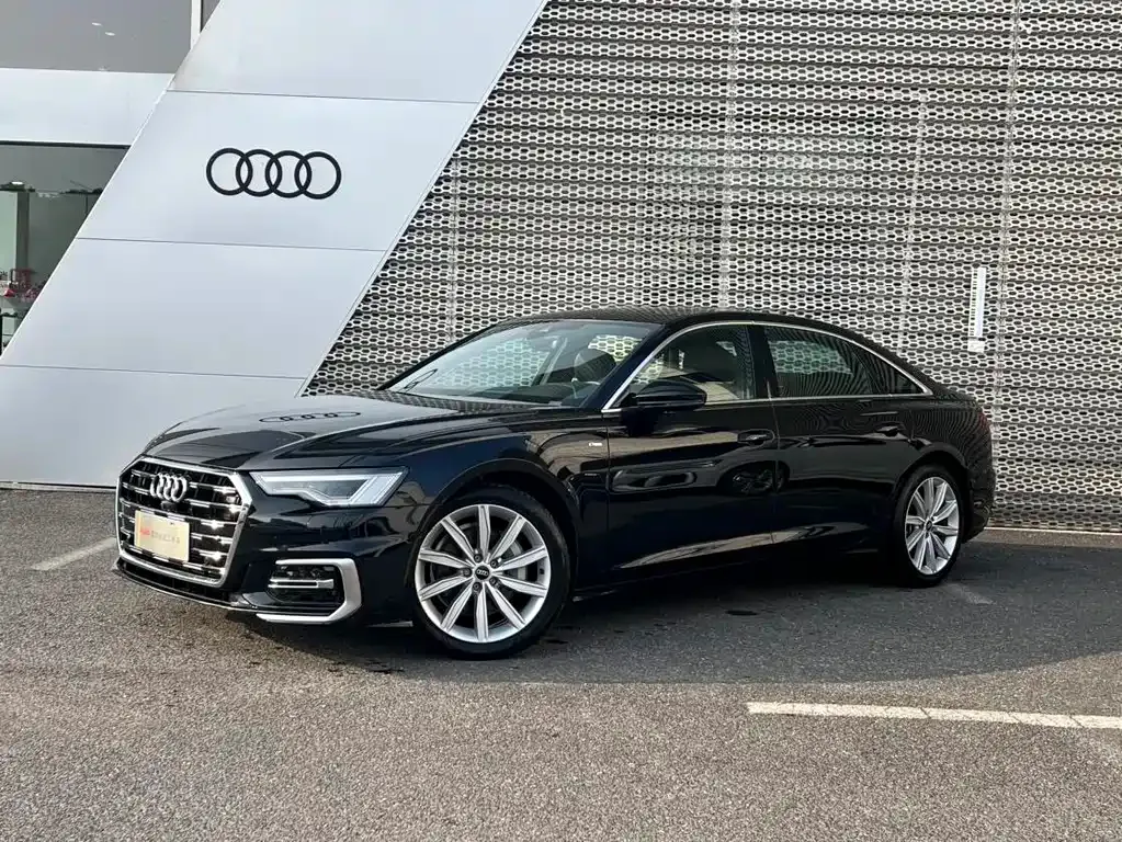 Audi A6L — фото 1