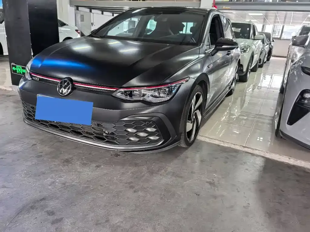 Volkswagen Golf 2023 из CN, фото 1