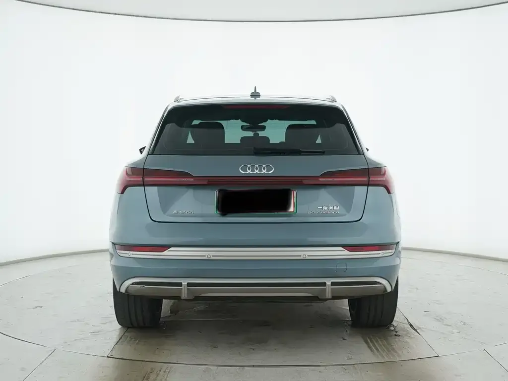 Audi e-tron — фото 7