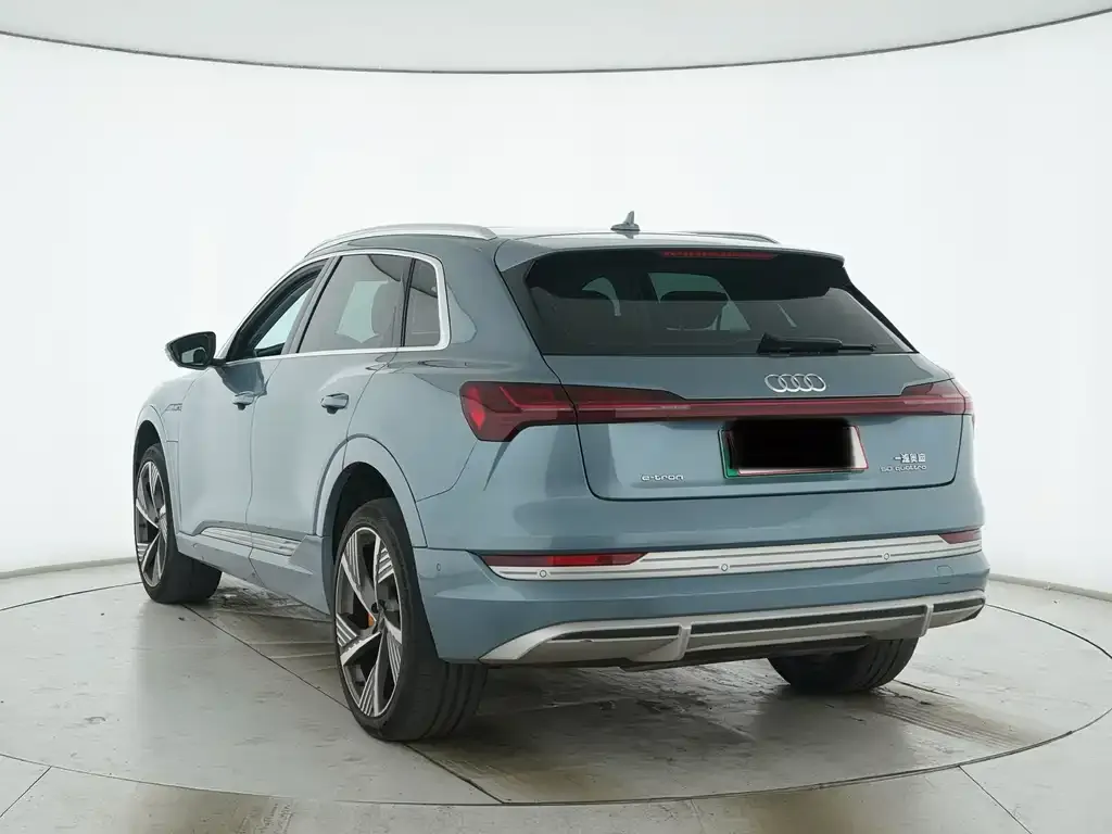 Audi e-tron — фото 3
