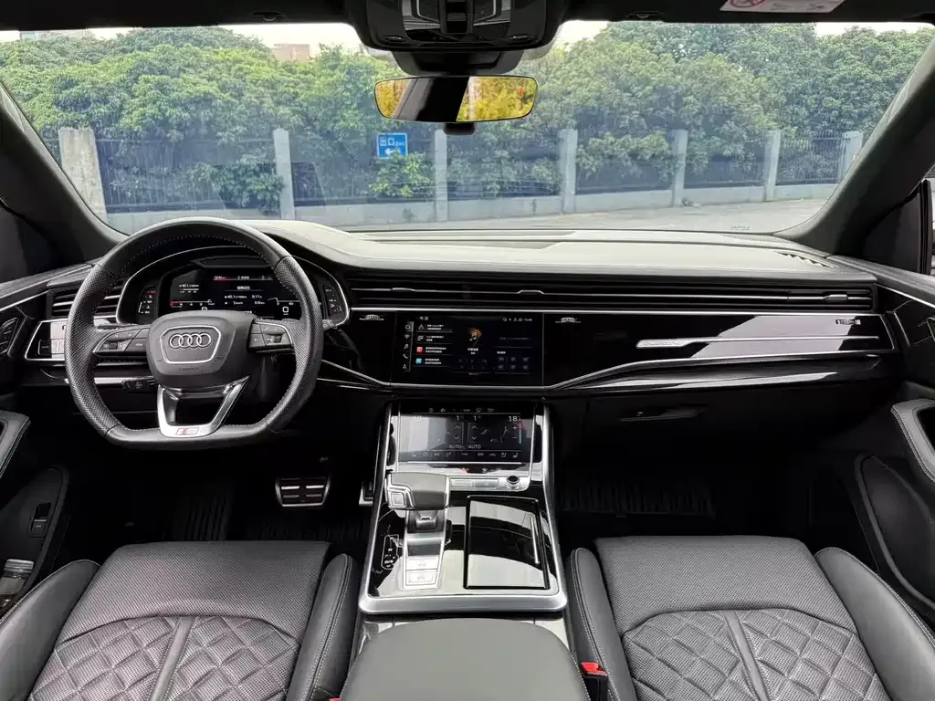 Audi Q8 2021 из CN, фото 9