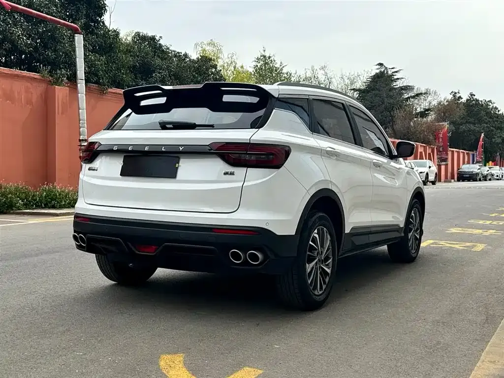 Geely Binyue — фото 10