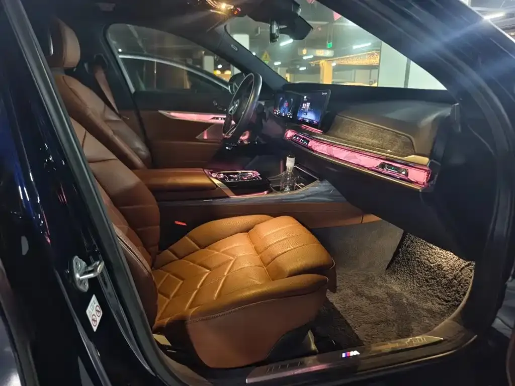 BMW i7 2023 из CN, фото 7