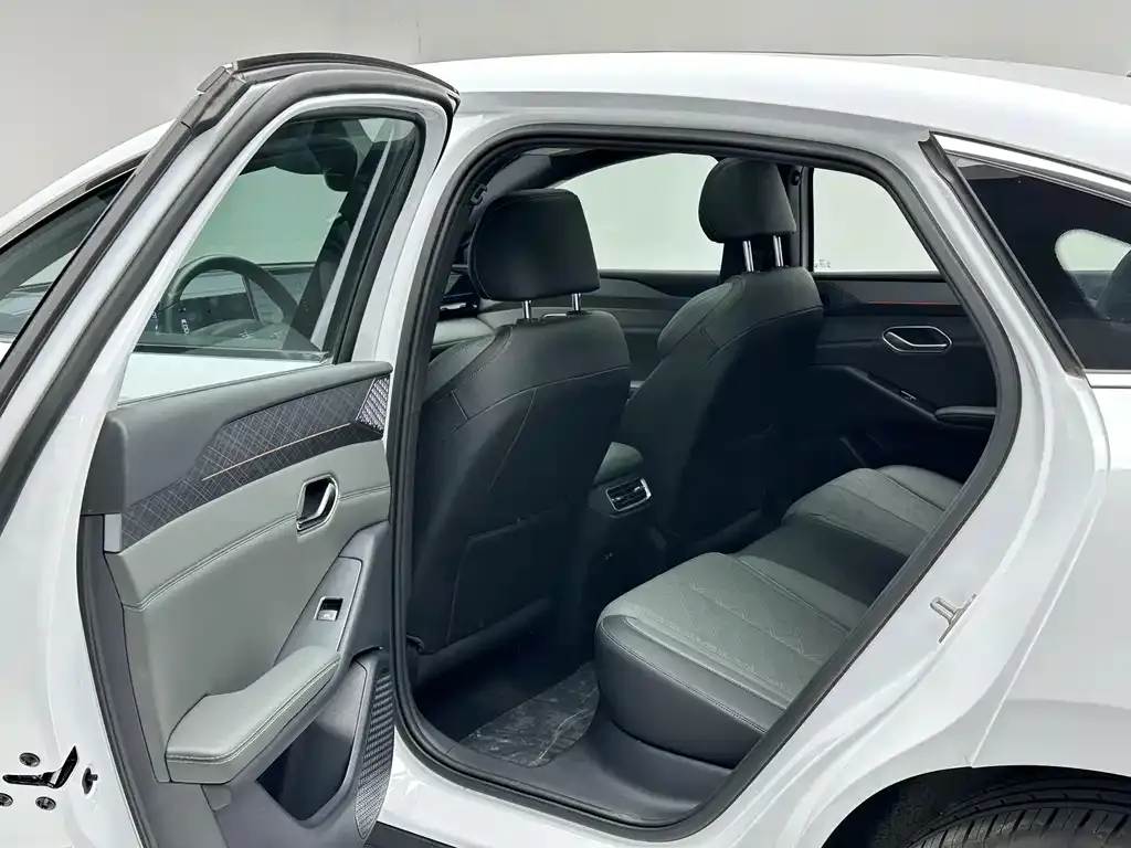 BYD Qin L 2025 из CN, фото 5