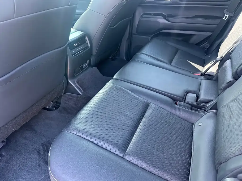 Toyota Prado — фото 5