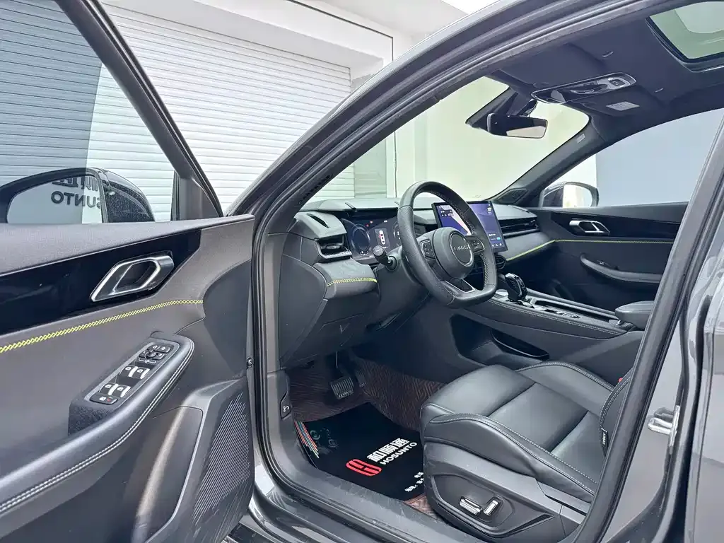 Lynk & Co 03 2023 из CN, фото 6