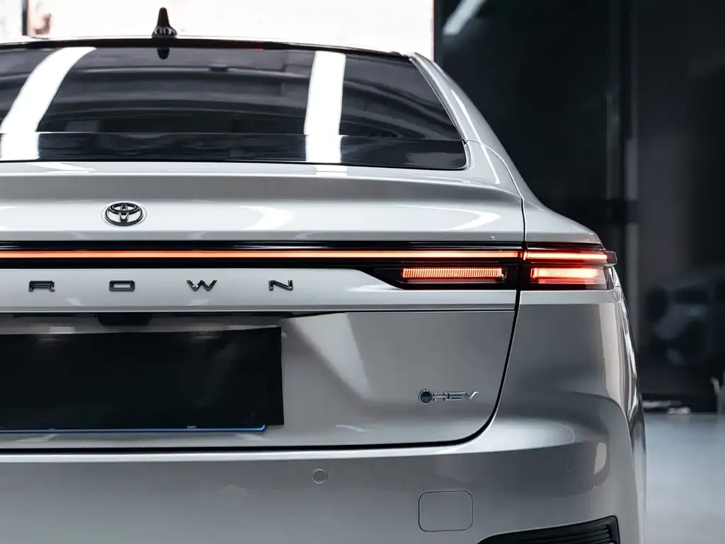 Toyota Crown (Import) 2024 из CN, фото 8
